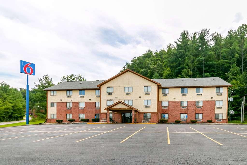Motel 6 Morehead Exterior photo