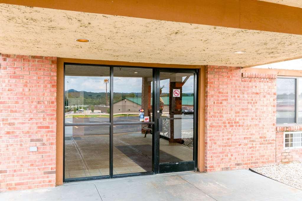 Motel 6 Morehead Exterior photo