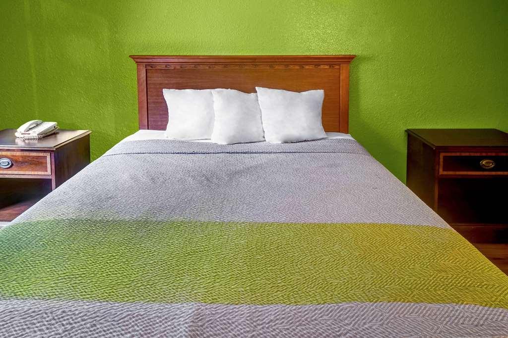 Motel 6 Morehead Room photo