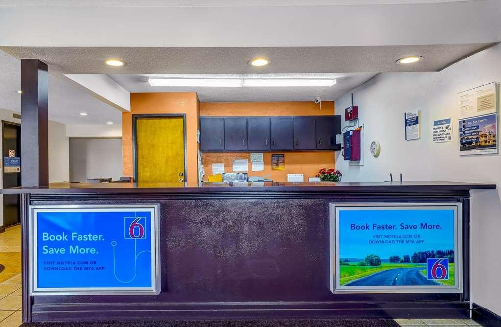 Motel 6 Morehead Interior photo