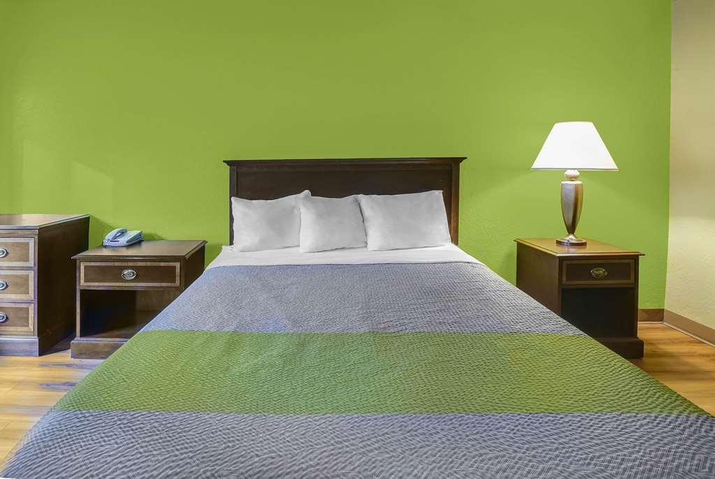 Motel 6 Morehead Room photo